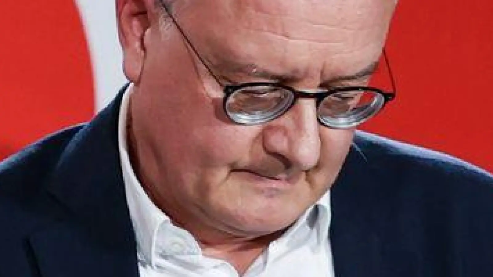 SPD-Landes- und Fraktionschef Stoch tritt vor seine Anhänger. (Foto: Christoph Schmidt/dpa)