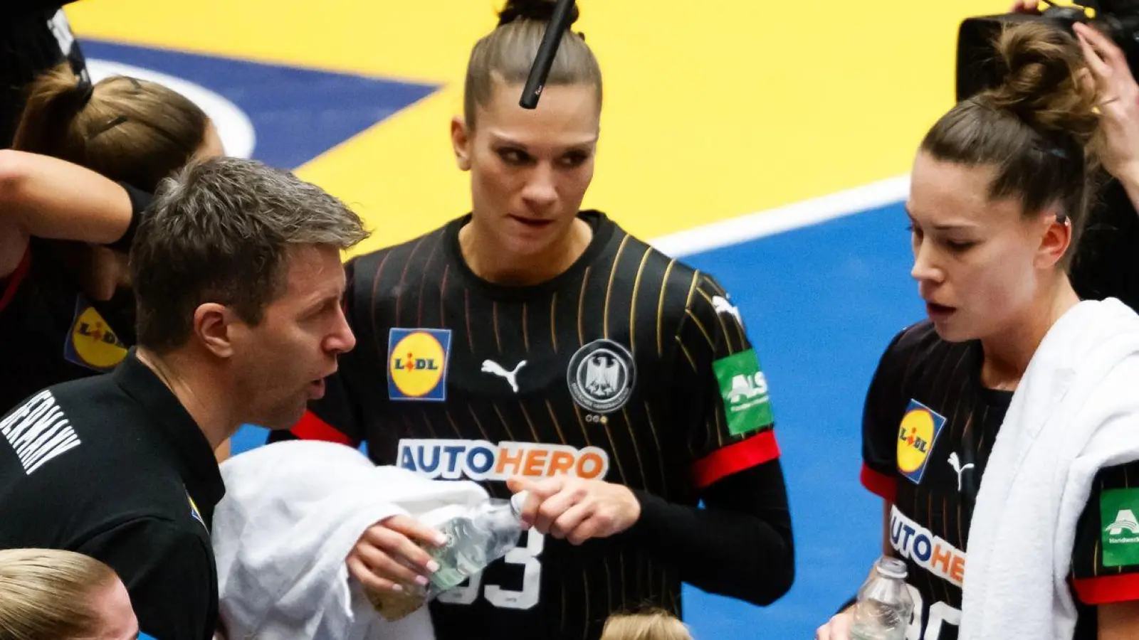 Die deutschen Handballerinnen wollen sich für die Olympischen Spiele in Paris qualifizieren. (Foto: -/dpa)