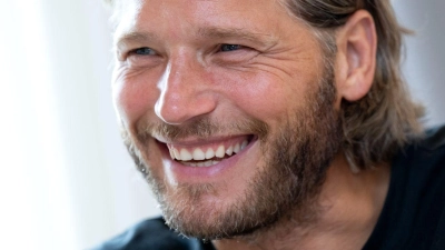 Sebastian Ströbel freut sich über positive Rückmeldungen der „Bergretter“-Fans. (Archivbild) (Foto: Sven Hoppe/dpa)