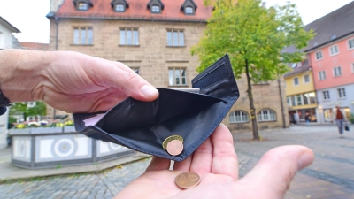 Im Ansbacher Stadthaus sind die Kassen ziemlich leer. Um einen ausgeglichenen Haushalt hinzubekommen, muss der Kämmerer auf die Rücklagen zurückgreifen und Kredite aufnehmen. (Foto: Irmeli Pohl)