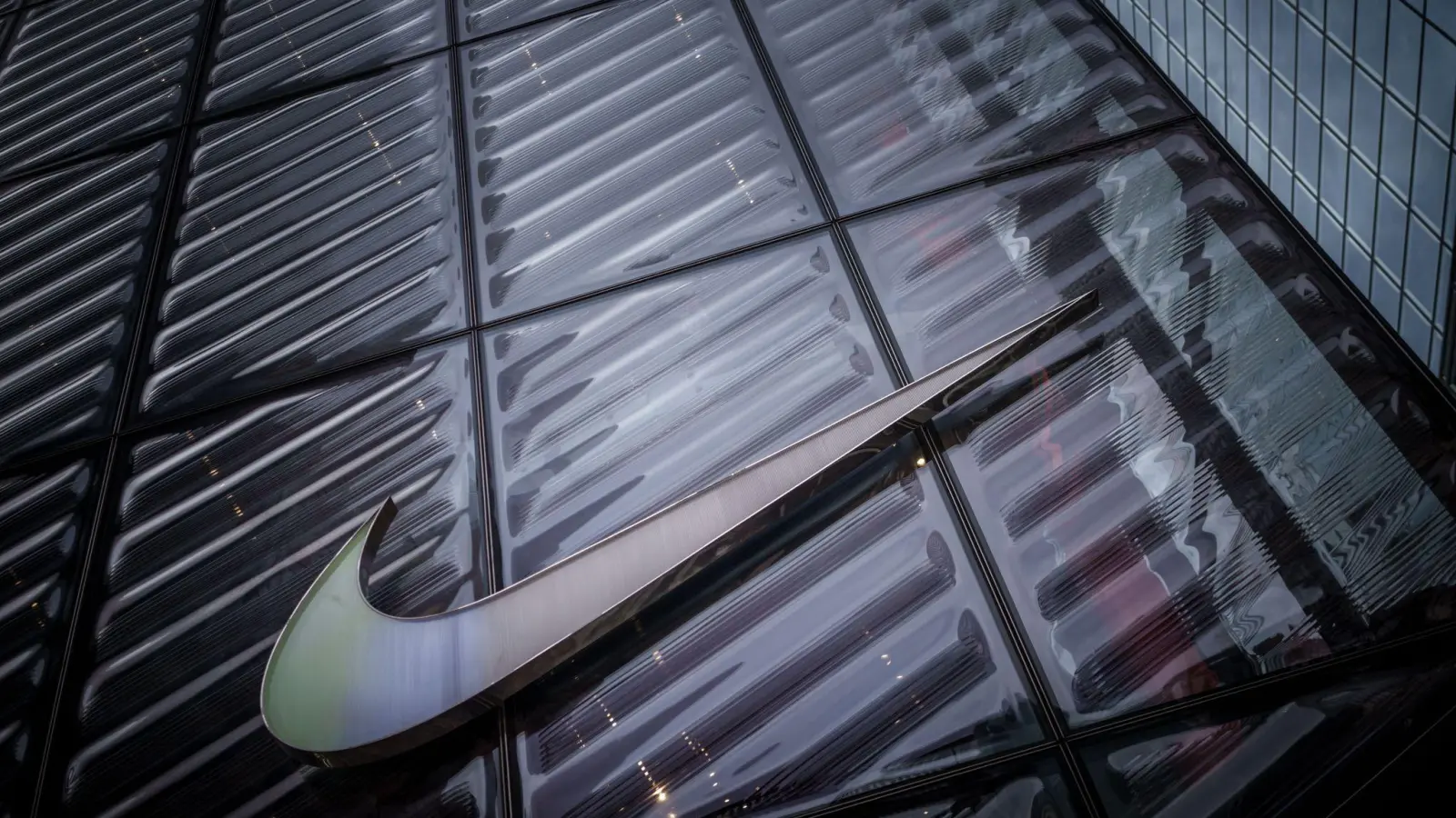 Nike steht im Fokus einer Behördenuntersuchung wegen Diversitätsprogrammen. (Archivbild) (Foto: Michael Kappeler/dpa)