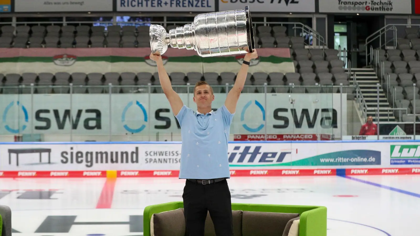 Wechselze als Stanley-Cup-Sieger nach San Jose: Nico Sturm. (Foto: Christian Kolbert/dpa)