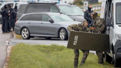 Spezialkräfte waren nach Schüssen in der Oberpfalz im Einsatz. (Foto: Tizian Gerbing/dpa)
