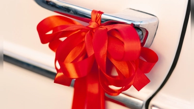 Ein neues Auto ist ein besonderes Geschenk – ob für die Partnerin, die Familie oder einen selbst. (Foto: Pixabay)