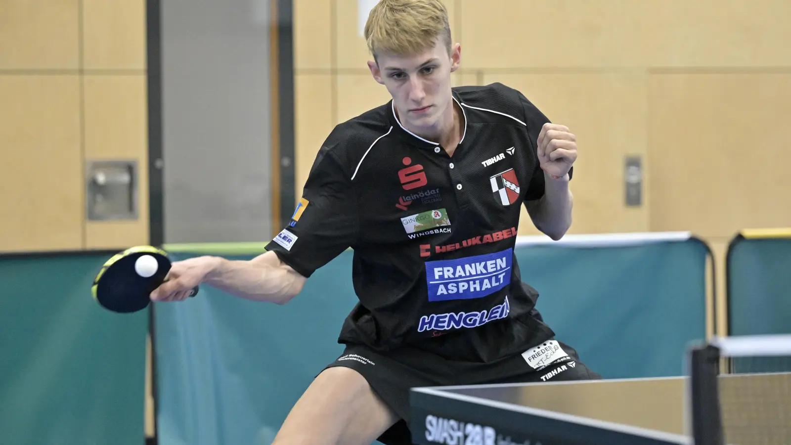 Tom Schweiger, hier für den TSV Windsbach aktiv, schlägt bald bei der Jugend-Weltmeisterschaft auf. (Foto: Martin Rügner)