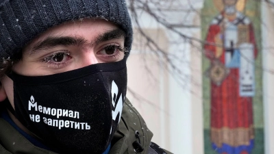 Memorial hat in Russland immer noch viele Unterstützer. (Archivbild) (Foto: Alexander Zemlianichenko/AP/dpa)