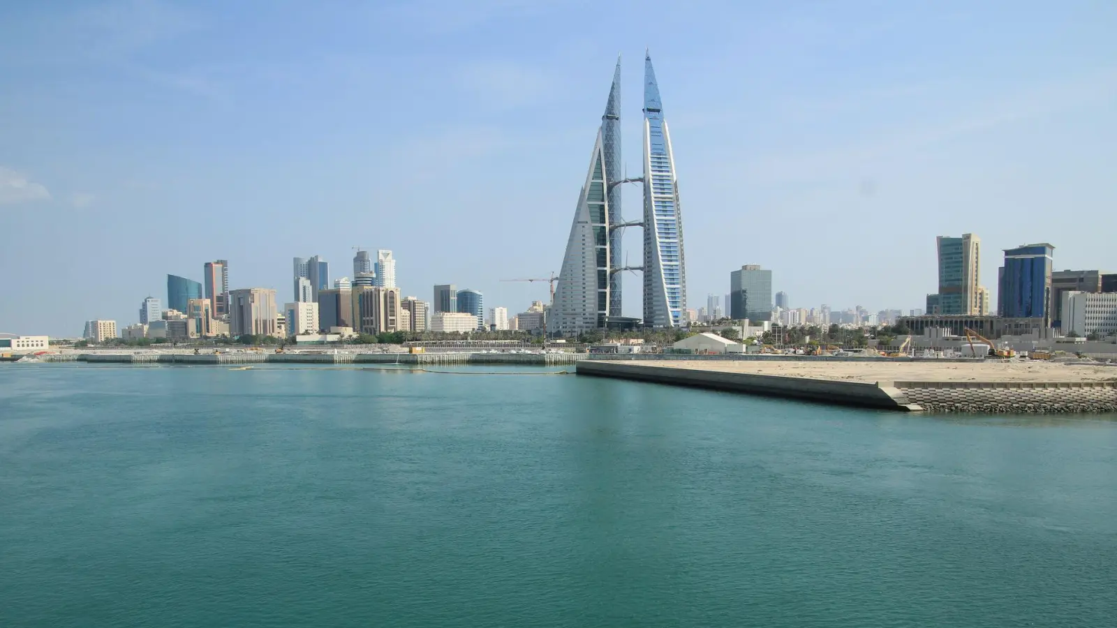 Bahrain ist stark auf die Entsalzung von Meerwasser angewiesen. (Archivbild) (Foto: Cindy Riechau/dpa)