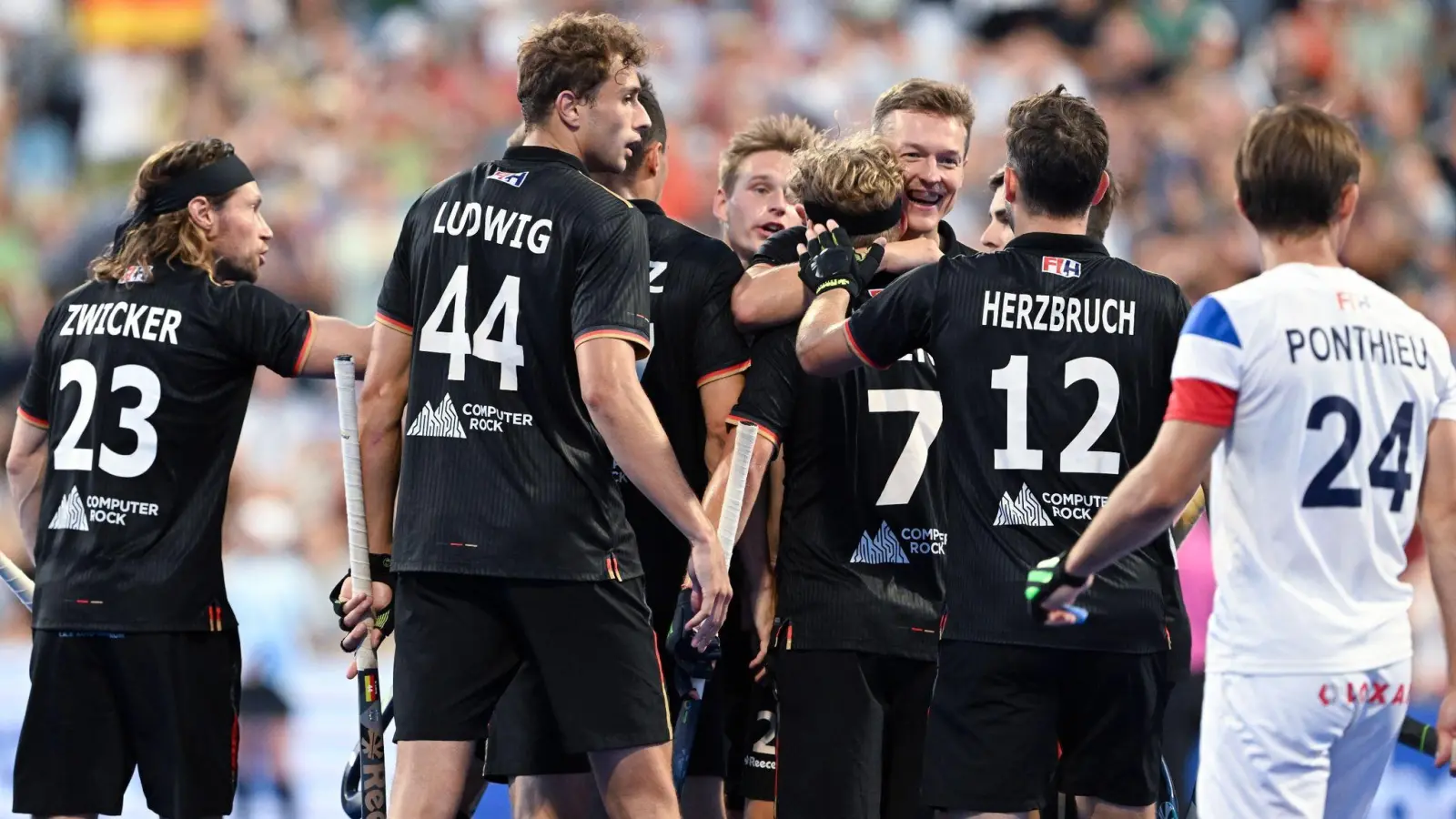 Die deutschen Hockey-Herren sind bei der EM ins Halbfinale eingezogen. (Foto: Federico Gambarini/dpa)