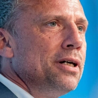 Verteidigt erneut die Abschwächung der bayerischen Klimaziele: Umweltminister Thorsten Glauber (Freie Wähler). (Archiv) (Foto: Peter Kneffel/dpa)