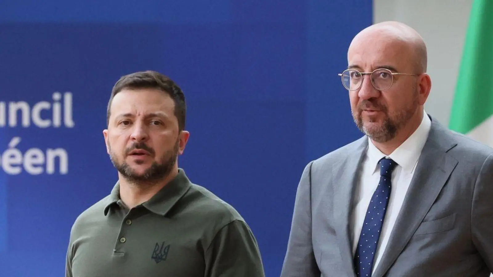 Der ukrainische Präsident Wolodymyr Selenskyj (l) und EU-Ratspräsident Charles Michel in Brüssel. (Foto: Benoit Doppagne/Belga/dpa)