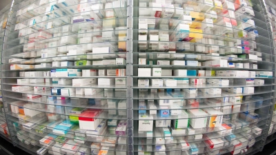 Die Bundesregierung will den Pharma-Standort Deutschland stärken (Archivbild) (Foto: Daniel Reinhardt/dpa)