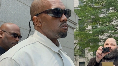 US-Skandalrapper Kanye West darf nicht nach London reisen. (Archivbild) (Foto: Larry Neumeister/AP/dpa)