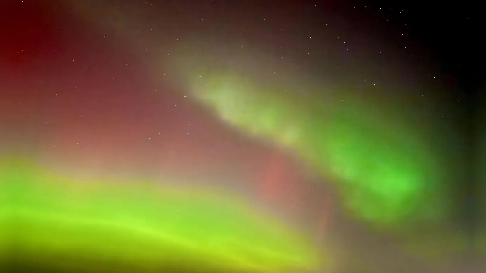 Polarlichter leuchten über Sachsen-Anhalt. (Foto: Thomas Schulz/dpa)