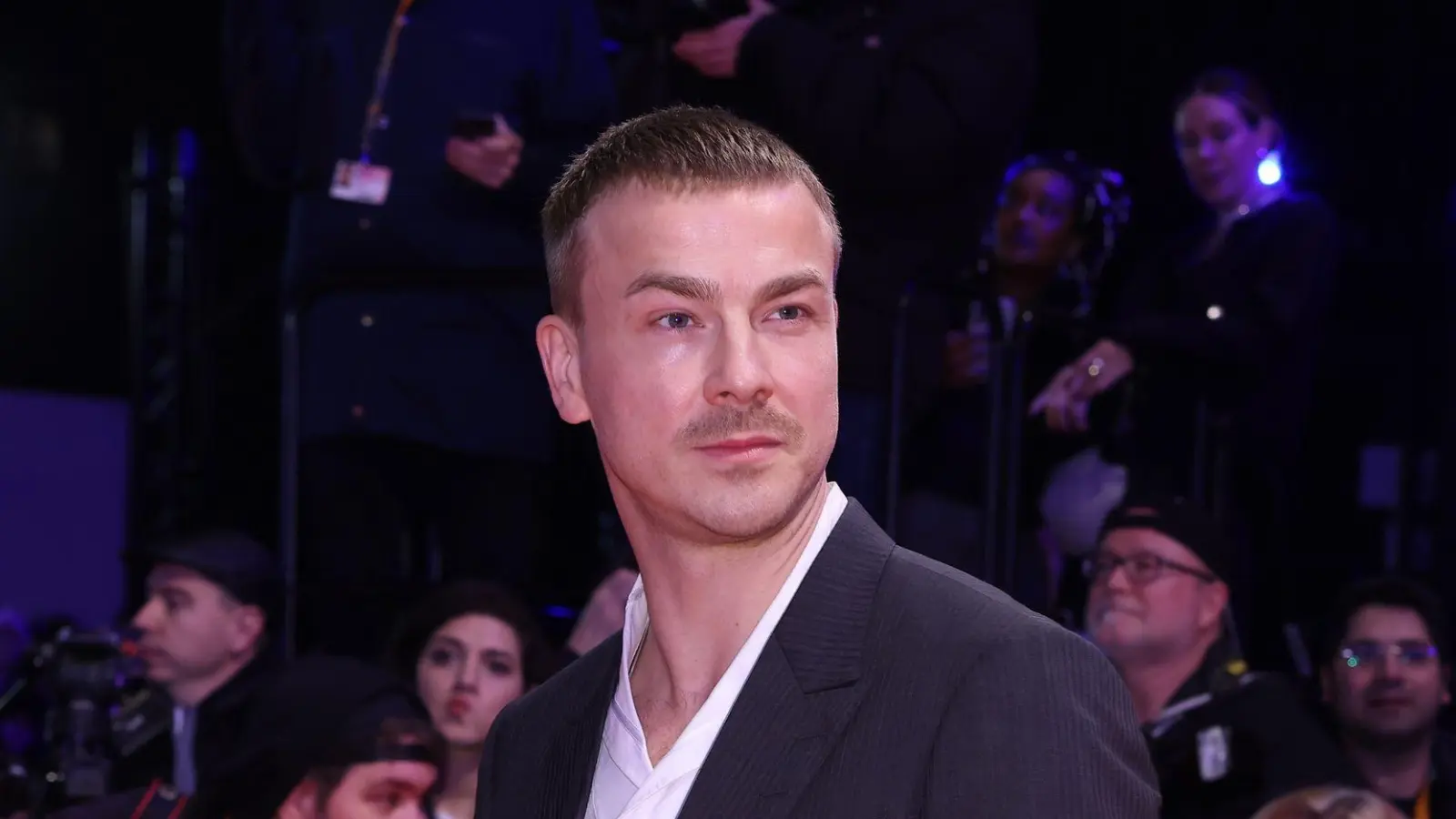 Albrecht Schuch auf der Berlinale Eröffnung. (Foto Archiv) (Foto: Gerald Matzka/dpa)