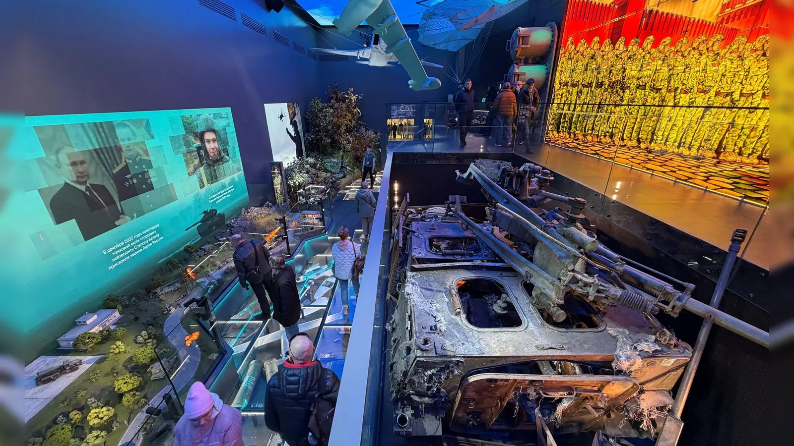 Mit Ausstellungen zum Angriffskrieg gegen die Ukraine will Russlands Machtapparat auch Akzeptanz schaffen für die Soldaten, die wieder in die Gesellschaft zurückkehren. (Foto: Ulf Mauder/dpa)