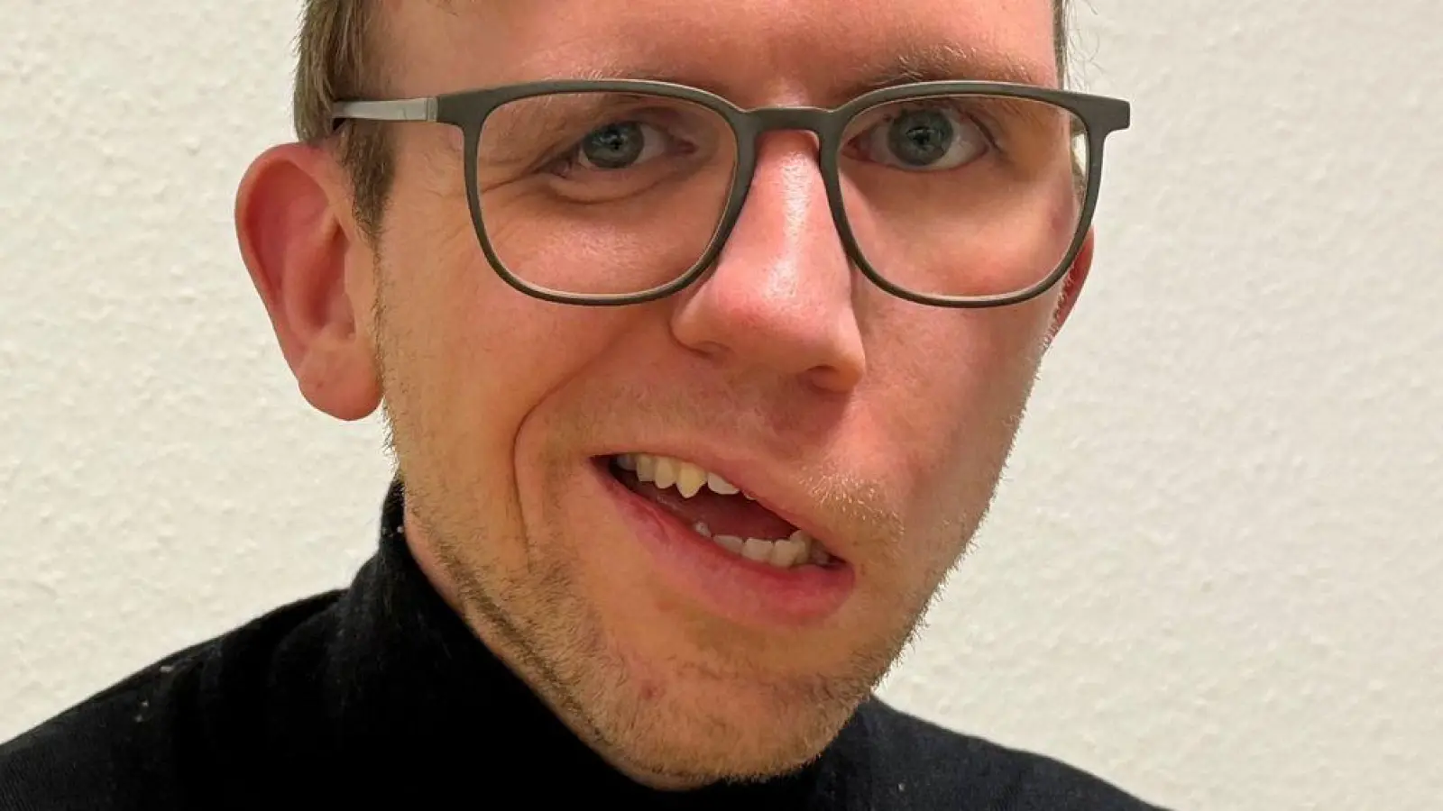 Lange Jahre fühlte sich Marcel Friederich weniger wert, glaubte, noch mehr leisten zu müssen als Menschen ohne eine Beeinträchtigung. (Foto: Christian Schultz/dpa /dpa)