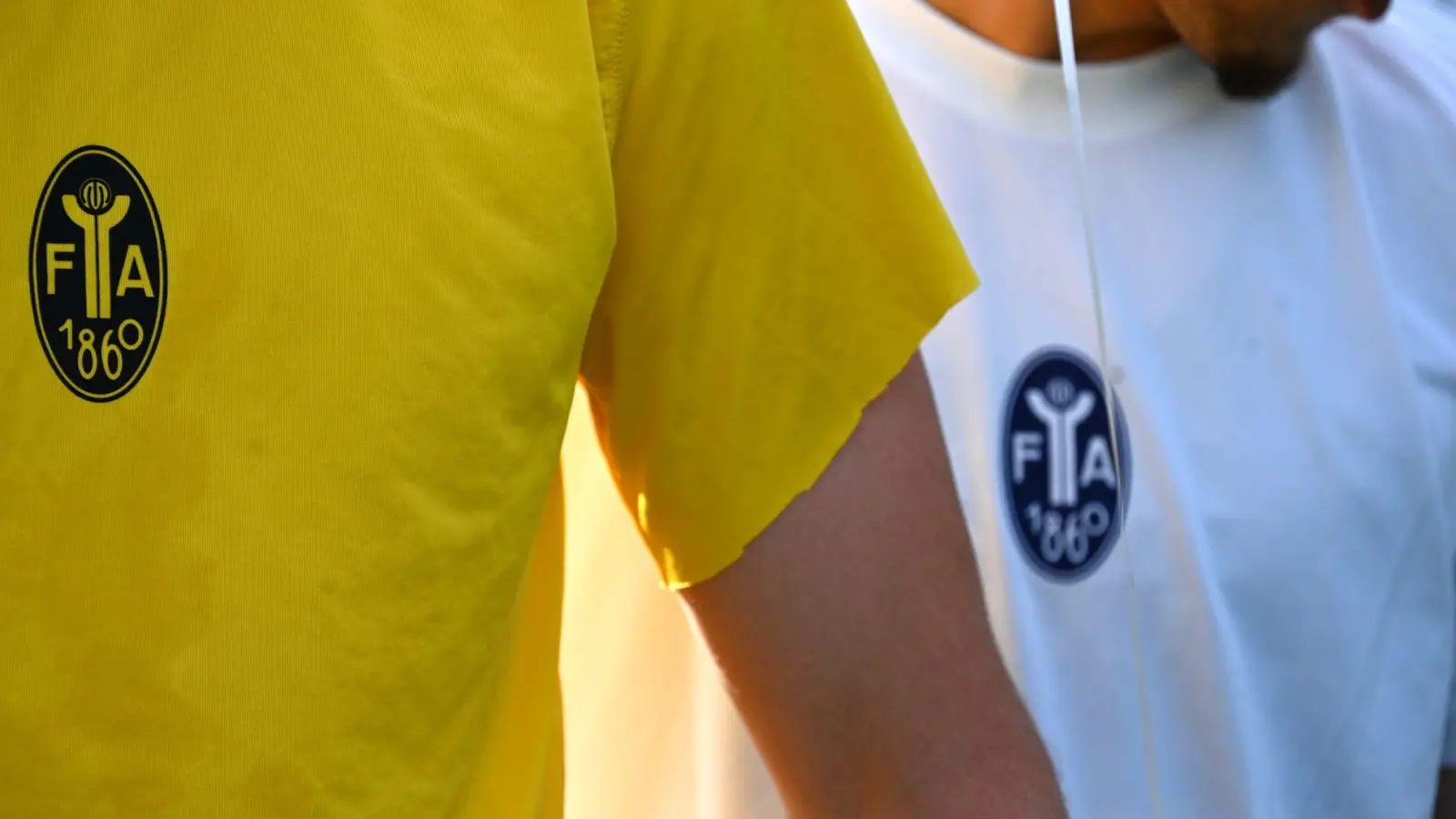 Neuanfang ohne Logo: Wegen eines Markenstreits startet der TSV 1860 München in der Regionalliga zunächst ohne Löwen im Wappen. (Archivbild) (Foto: Florian Diettrich/dpa)