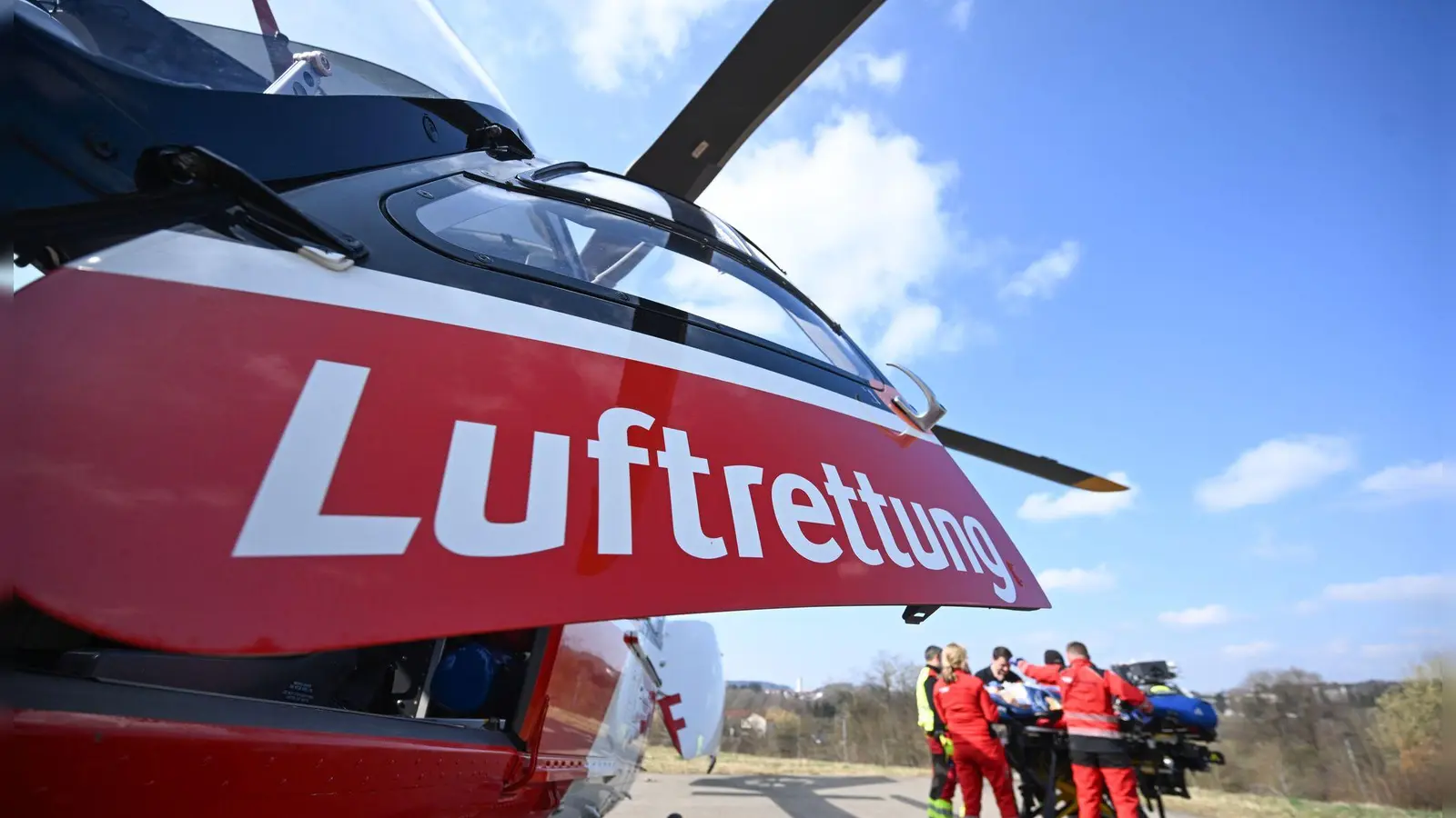 Das siebenjährige Mädchen wurde mit einem Hubschrauber in eine Klinik geflogen. (Symbolbild) (Foto: Bernd Weißbrod/dpa)
