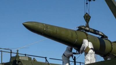Die neuen Sanktionen richten sich gegen den militärisch-industriellen Komplex in Russland. (Archivbild) (Foto: -/Russian Defense Ministry Press Service/AP/dpa)