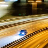 Ausgeruht durch die Nacht: Um Konzentrationsfehler zu vermeiden, sollten vor Reisestart einige Stunden Schlaf am Abend oder Nachmittag eingelegt werden. (Foto: Christoph Soeder/dpa/dpa-tmn)
