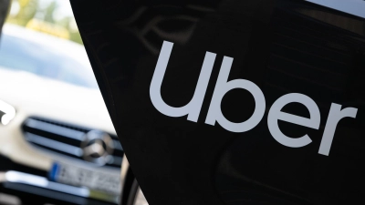 Uber-Fahrten müssen sich in München am Taxipreis orientieren (Archiv).  (Foto: Sebastian Gollnow/dpa)