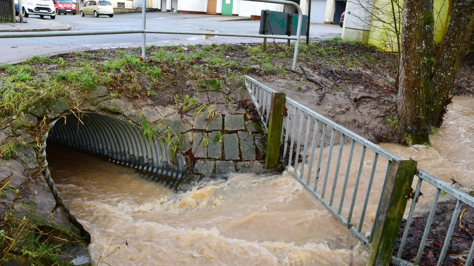 Die Starkregenereignisse häufen sich, was auch Auswirkungen auf den Dombach hat. Mit einem Konzept will die Stadt dafür sorgen, dass ein entsprechender Schutz für Ansbach gewähreistet werden kann. (Archivbild: Jim Albright)