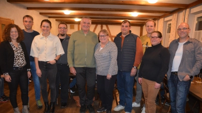 Die Kandidatinnen und Kandidaten der Bürger-Liste Wilburgstetten (von links): Julia Fälschle, Bernhard Roder, Laura Müller, Tobias Köhnlechner, Josef Pflanz, Manuela Kluger, Philipp Friedrich, Timmy Zahn, Daniela Leibbrandt und Andreas May.  (Foto: Peter Tippl)