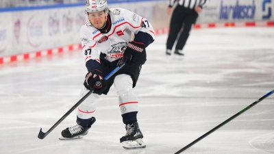 Owen Headrick bleibt ein Ice Tiger. (Archivbild) (Foto: Robert Michael/dpa)
