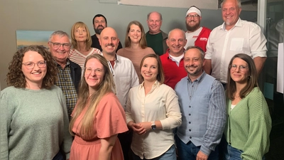 Die Mitglieder haben entschieden: Sie treten für die Neuendettelsauer SPD bei der Kommunalwahl 2026 an. (Foto: Amelie Erber)