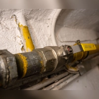 Duftstoffe machen Gas wahrnehmbar: Erdgas und Flüssiggas werden mit intensiv riechenden Stoffen versetzt, damit Lecks auffallen. (Foto: Sven Hoppe/dpa)