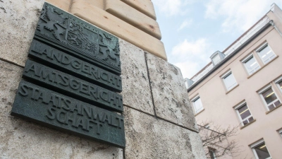 Die Staatsanwaltschaft Regensburg hat eine Mordanklage gegen einen Arzt erhoben. (Symbolbild) (Foto: Armin Weigel/dpa)