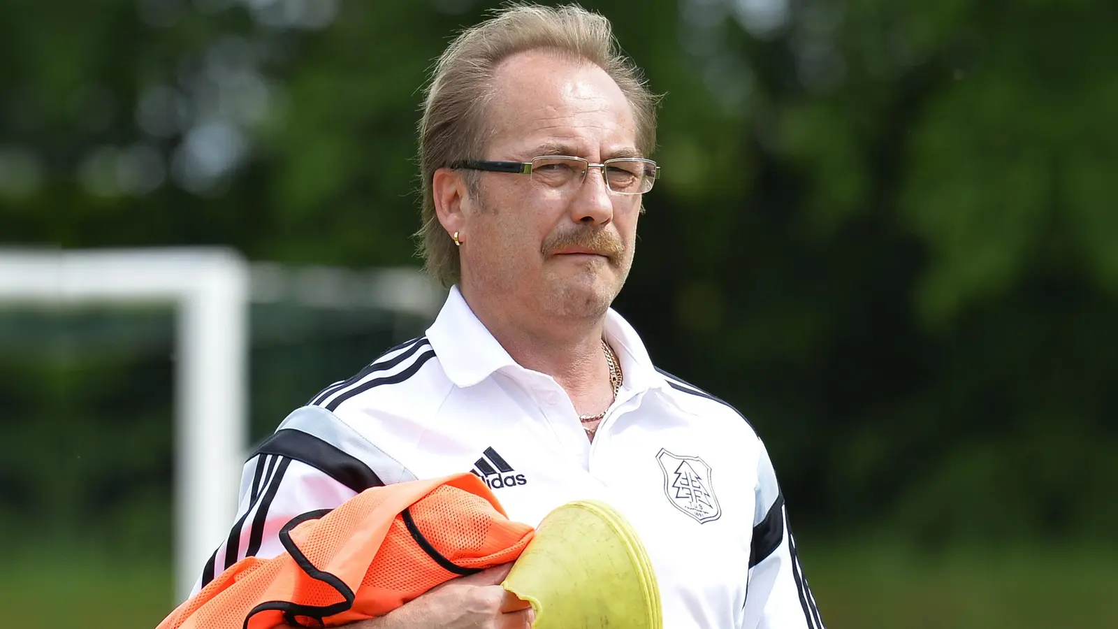 Im Lauf von 40 Jahren beim TuS hat Harry Beßler (hier eine Aufnahme von 2016) viele Sportplätze in Bayern kennengelernt. (Foto: Martin Rügner)