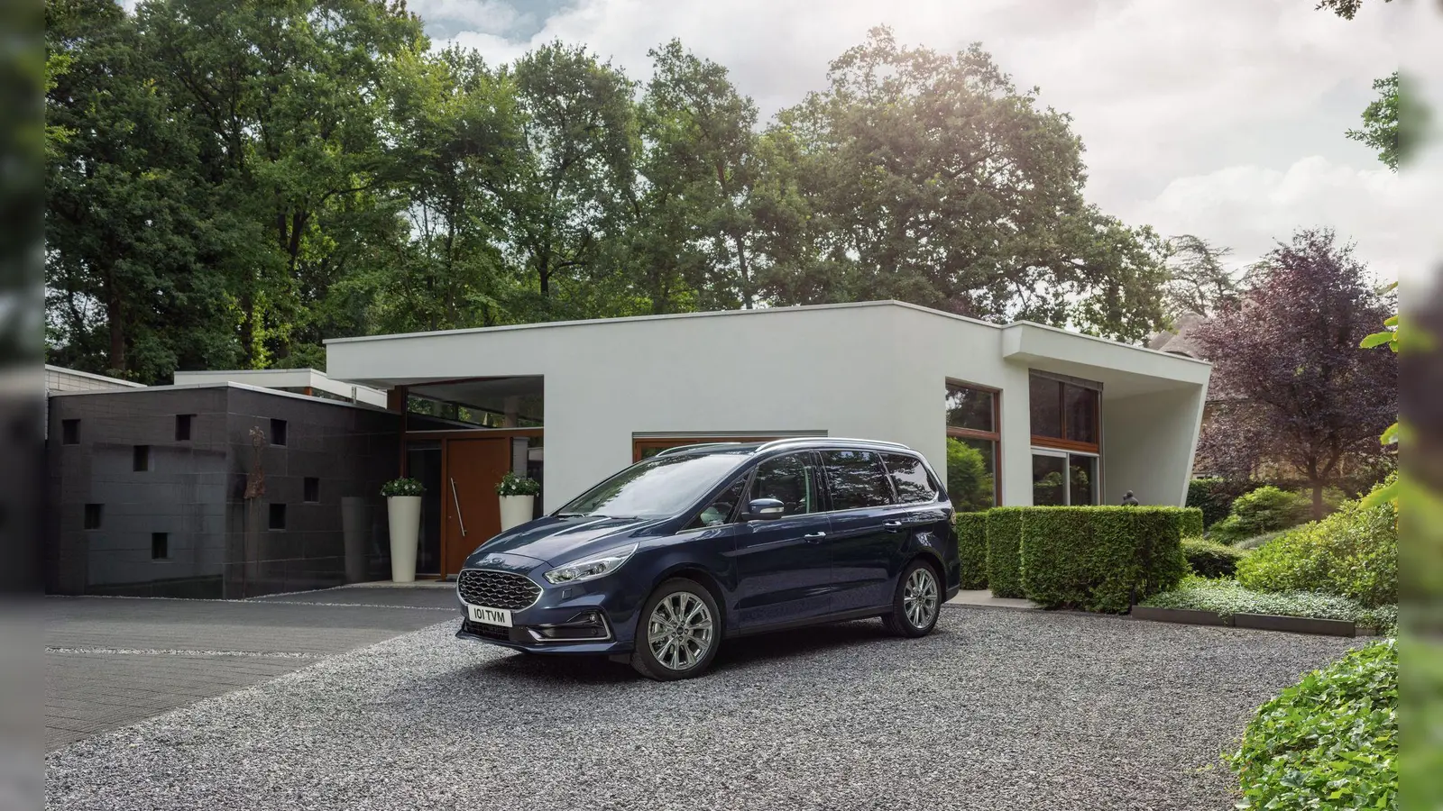 Sieben auf einen Streich: Zumindest optional können so viele Leute an Bord des Ford Galaxy mitfahren. (Foto: Ford/dpa-tmn)