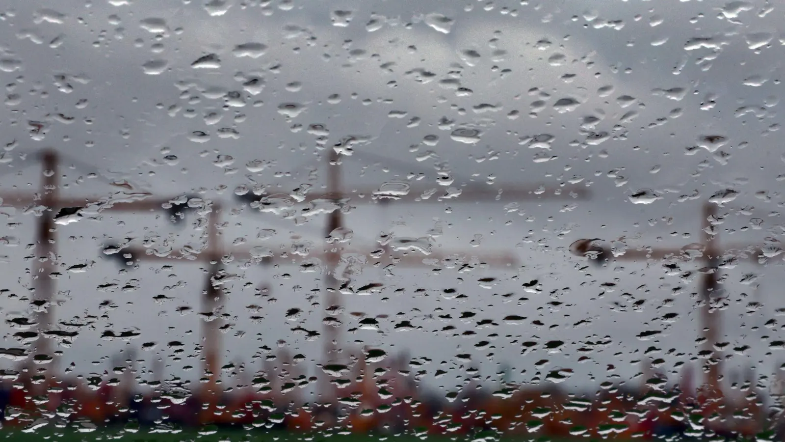 Deutschlands Mittelständler blicken pessimistischer nach vorn als noch im Frühjahr. (Symbolbild) (Foto: Karl-Josef Hildenbrand/dpa)