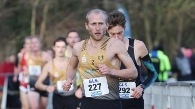 Florian Bremm (hier bei einem Crosslauf) hat sich für 2026 eine neue Bestzeit zum Ziel gesetzt: 13:05 Minuten. (Foto: Theo Kiefner)
