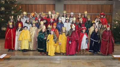 Bei der Sternsingeraktion wurde für Kinder in ärmeren Ländern gesammelt, hier ein Bild aus der katholischen Pfarrei Christkönig. (Foto: Alexander Biernoth)