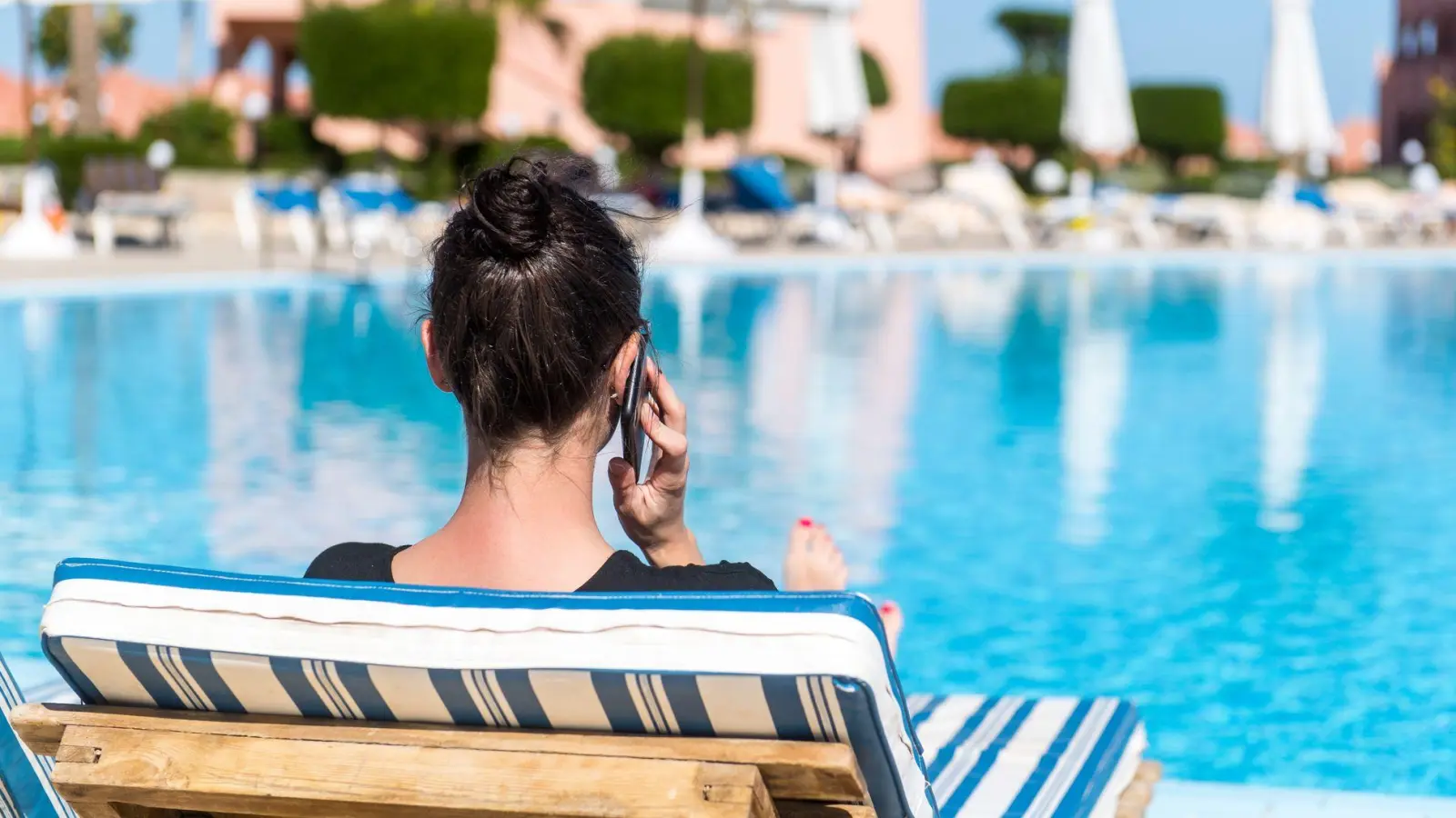 Realität für viele Beschäftigte: Einer aktuellen Umfrage zufolge arbeiten mehr als 57 Prozent der Deutschen gelegentlich oder sogar regelmäßig im Urlaub. (Foto: Benjamin Nolte/dpa-tmn)