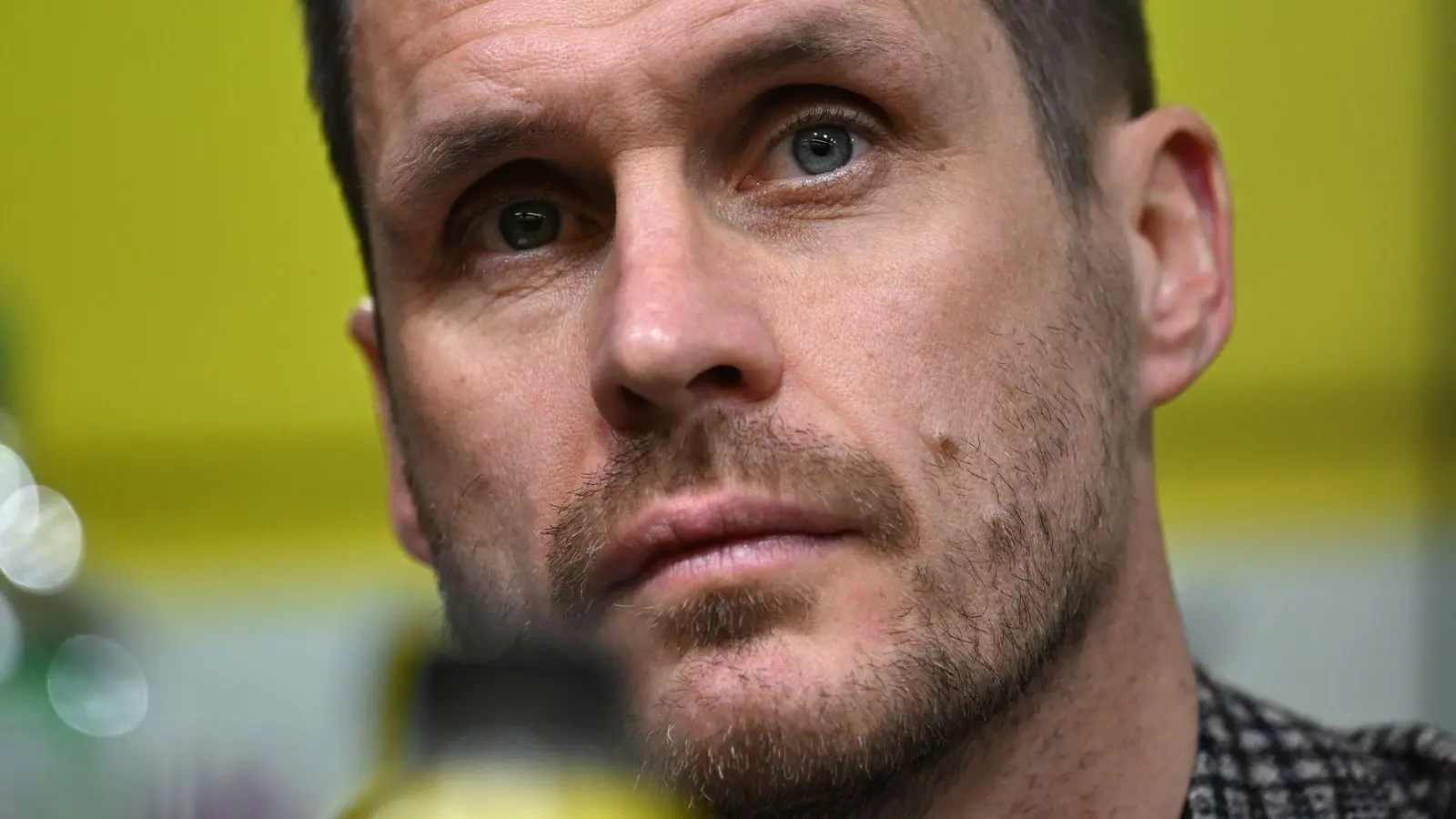 Kehl stellt klar: Der BVB kontrolliert nicht die Social-Media-Kanäle seiner Spieler.  (Foto: Bernd Thissen/dpa)