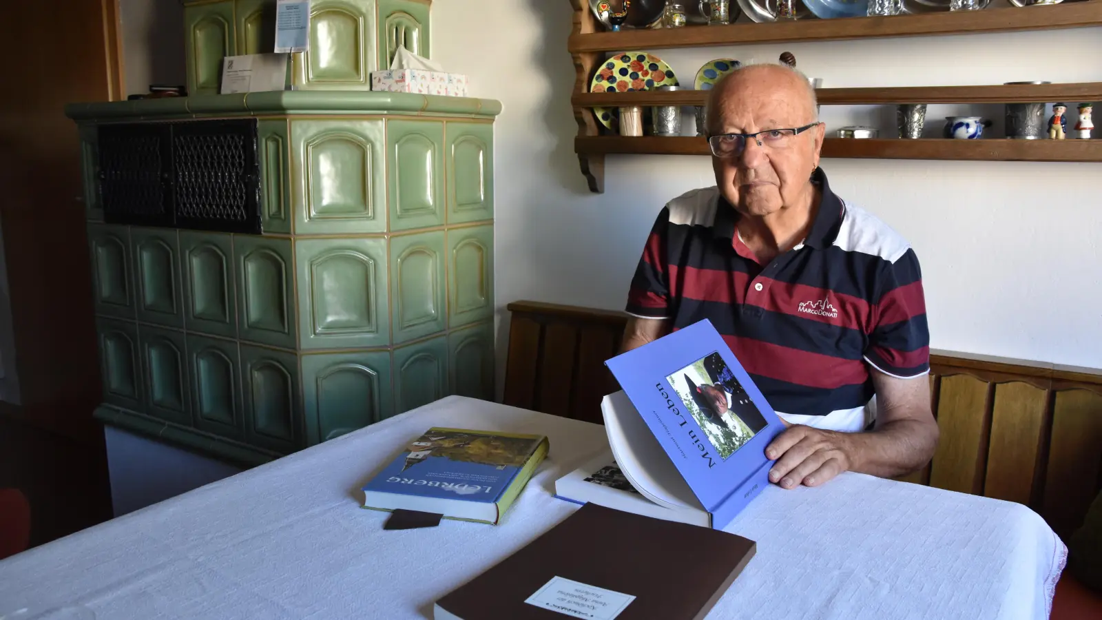 Hartmut Hagelauer stammt aus Windsbach und war Konrektor an der Volksschule Lehrberg. An das Krankenhaus Neuendettelsau hat er Erinnerungen als Praktikant, Patient und Besucher. (Foto: Silvia Schäfer)