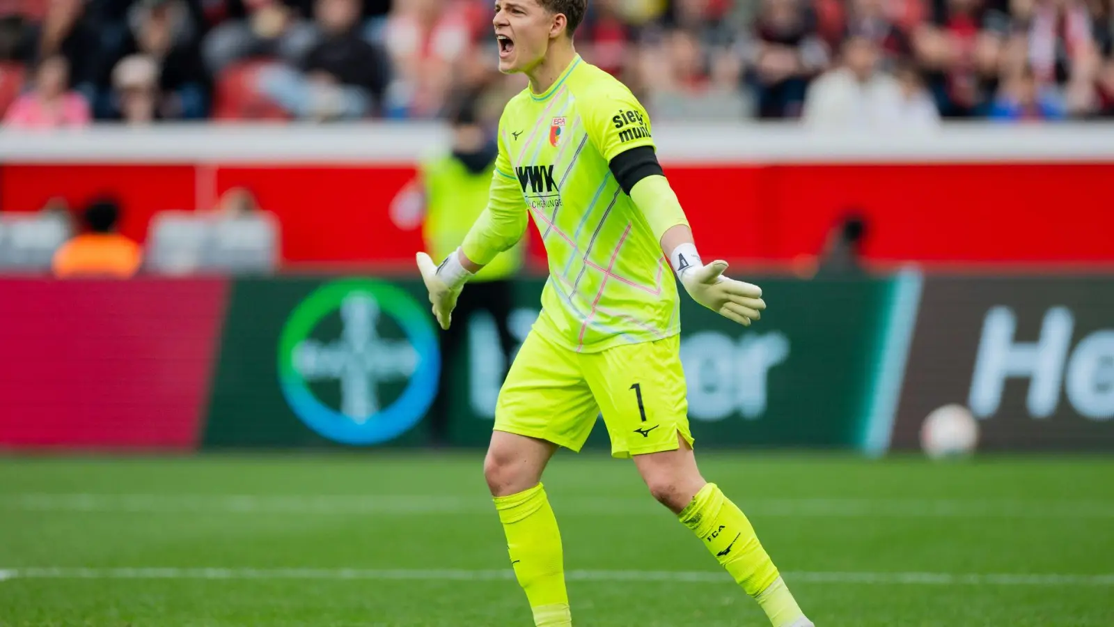 Finn Dahmen soll zur WM - wenn es nach seinem Vereinstrainer geht. (Archivbild) (Foto: Rolf Vennenbernd/dpa)