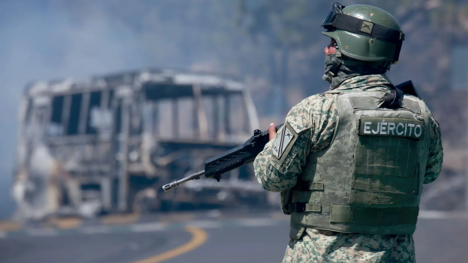 Nach dem Tod von „El Mencho“ überziehen seine Anhänger Mexiko mit einer Welle der Gewalt.  (Foto: Armando Solis/AP/dpa)