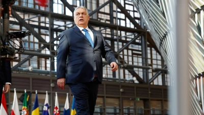 Will im Streit um das Milliarden-Darlehen für die Ukraine hart bleiben: Ungarns Ministerpräsident Viktor Orban. (Foto: Geert Vanden Wijngaert/AP/dpa)