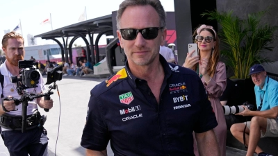 Christian Horner bleibt trotz Vorwürfen Teamchef bei Red Bull. (Foto: Darko Bandic/AP/dpa)