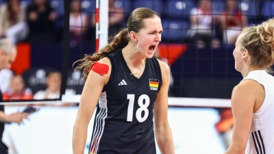 Grozer war die überragende deutsche Spielerin (l). (Foto: ---/CEV/dpa)