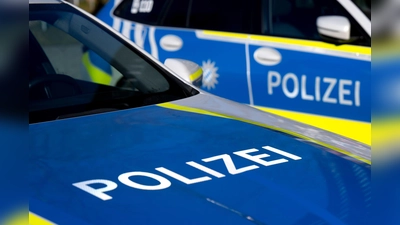 Schwerer Verkehrsunfall im Landkreis Rosenheim. (Symbolbild)  (Foto: Sven Hoppe/dpa)