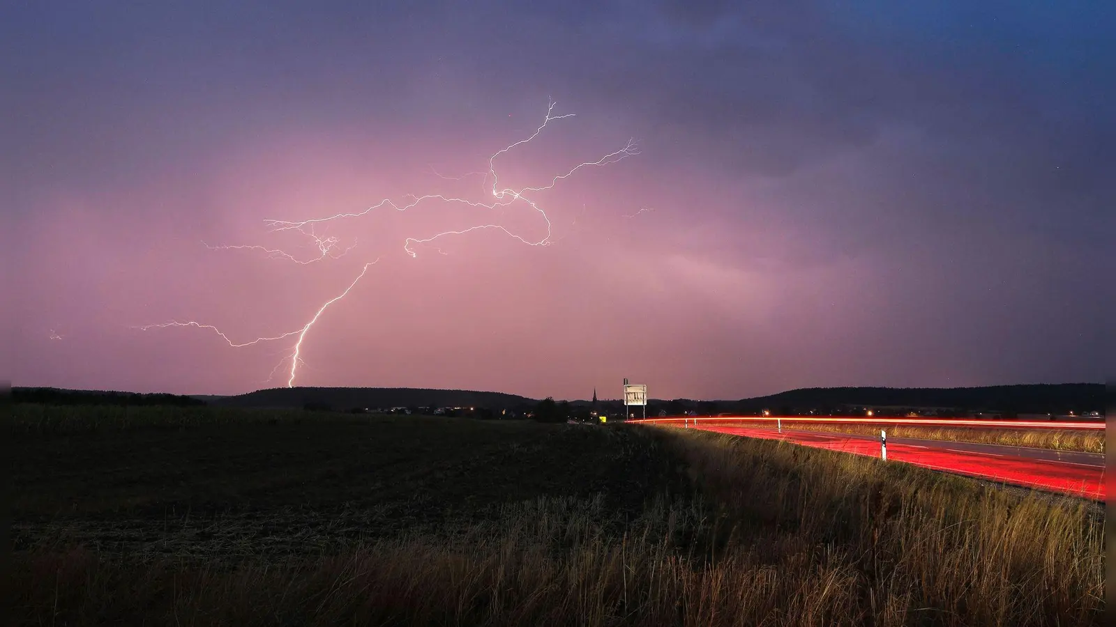 Besonders im Süden und Südosten Deutschlands besteht Unwettergefahr. (Archivbild) (Foto: Alexander Wolf/onw-images/dpa)