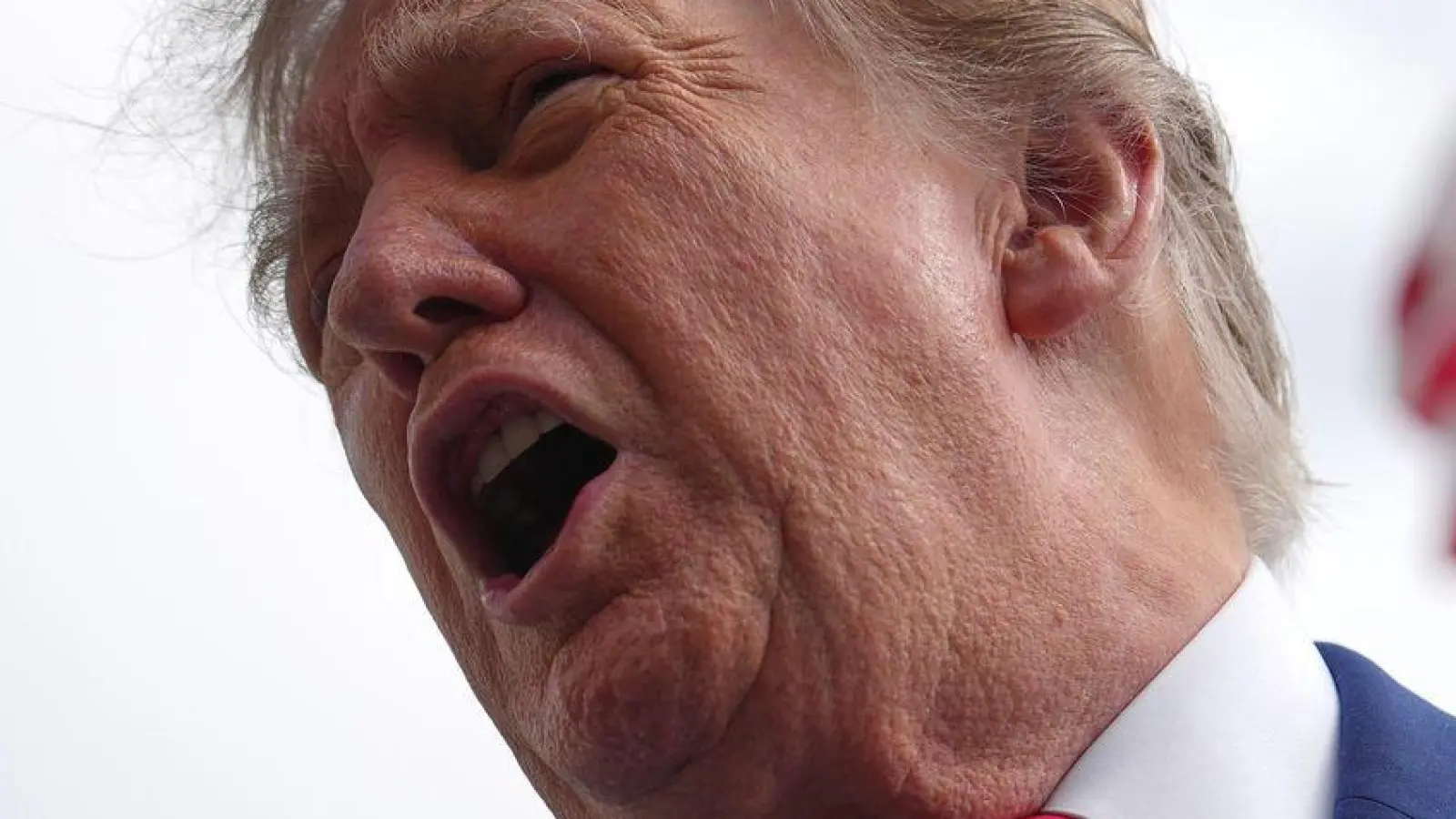 Hat Trump sich dauerhaft für Moskau und gegen Kiew entschieden? (Foto: Julia Demaree Nikhinson/AP/dpa)