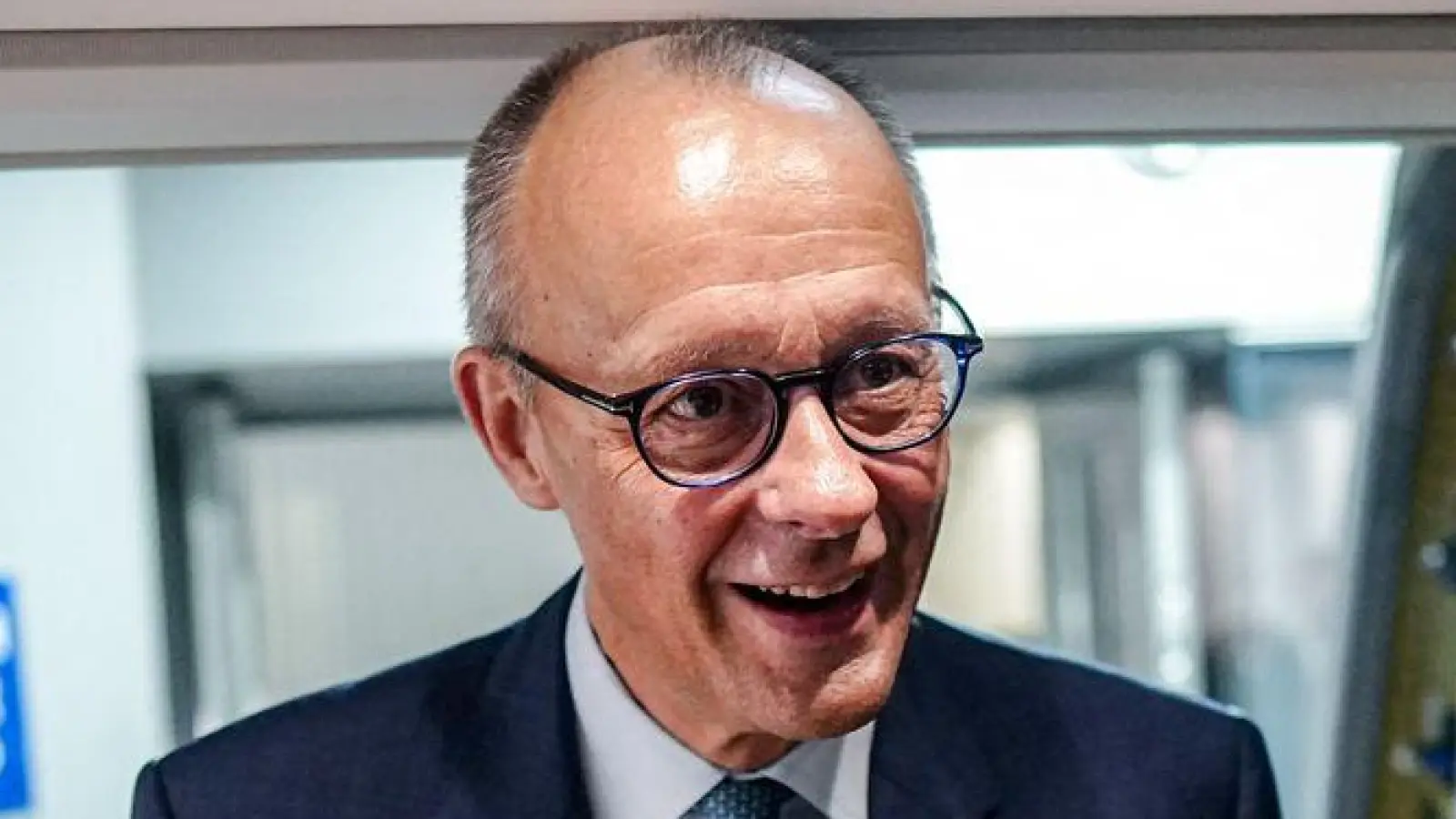 Auf seiner Asien-Reise ist der Kanzler auch mit dem Thema Steinmeier-Nachfolge befasst.  (Foto: Kay Nietfeld/dpa)