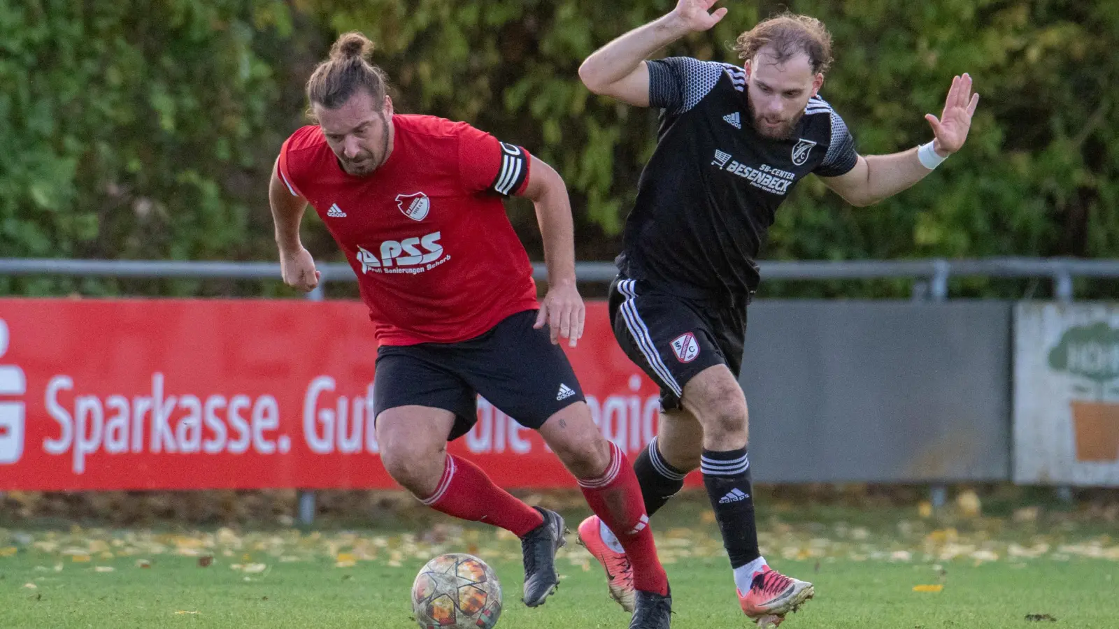 Christoph Nagler (links) führt den SV Arberg zum zweiten Mal als Interimstrainer. (Foto: Markus Zahn)