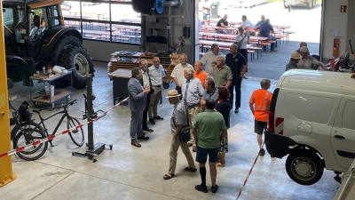 Der neue Bauhof ist nun offiziell eingeweiht. Nicht nur die Ehrengäste, sondern auch viele Bürger und Bürgerinnen aus Uffenheim sowie aus benachbarten Orten nutzten die Möglichkeit zur Besichtigung. (Foto: Gerhard Krämer)